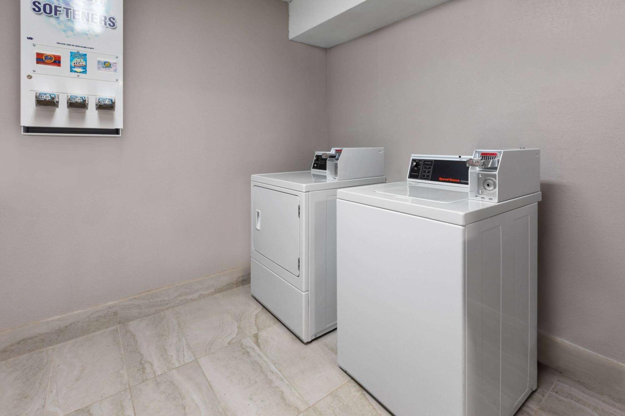Wingate By Wyndham Troy Hotel Luaran gambar